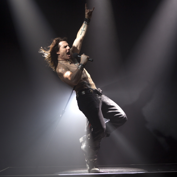 TOMCRUISE2ROCKOFAGESLARGE_20110618022132