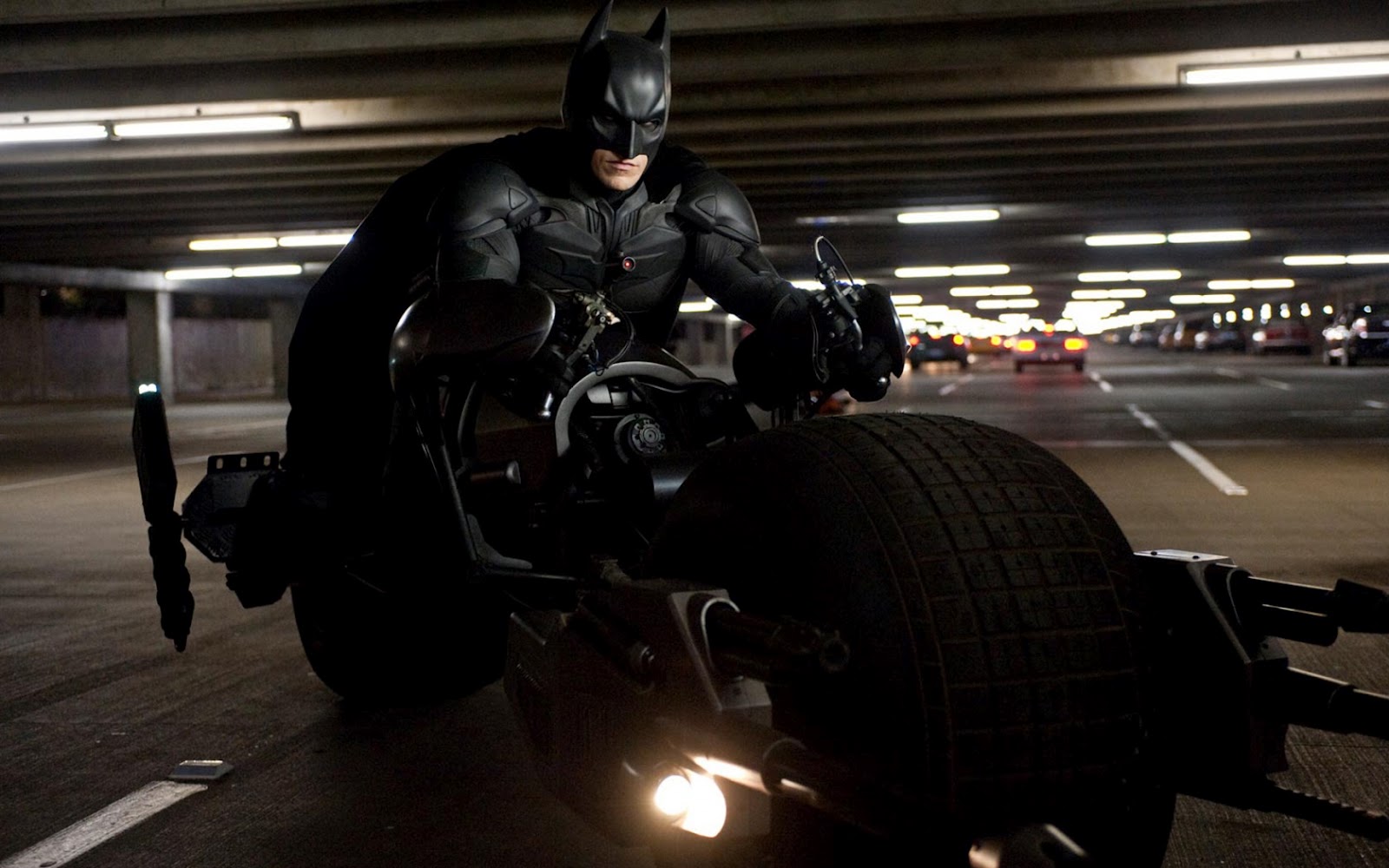 The_Dark_Knight_Rises_Batman_on_Batmobile_HD_Wallpaper-Vvallpaper.Net