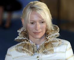Tilda Swinton como la Bruja Blanca
