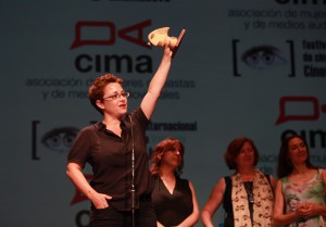 Laura Bispuri recibiendo el premio CIMA