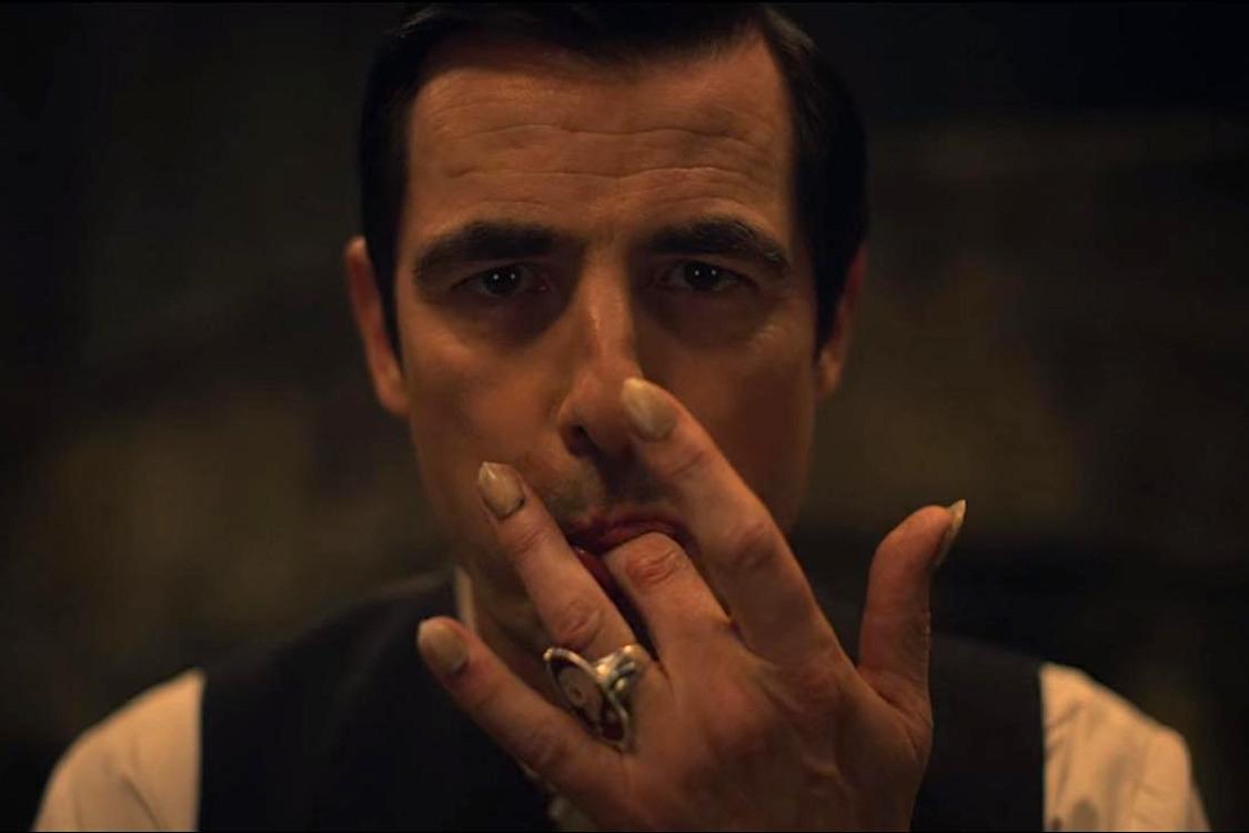 Fotograma de la miniserie Drácula, de Netflix