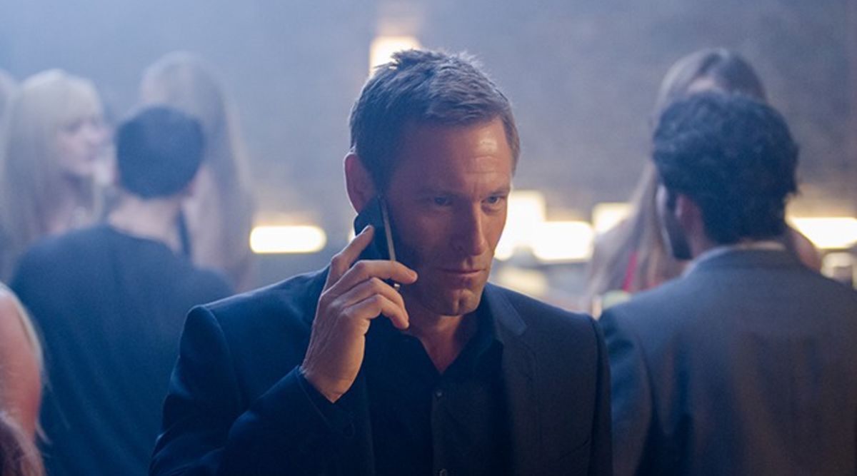 Imagen de Aaron Eckhart en la película El Exterminador, de 2016